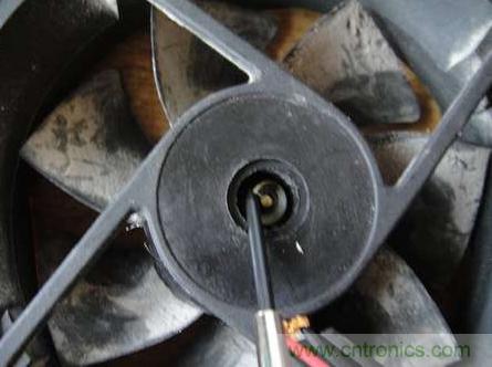 想減少電費(fèi)嗎？DIY一個(gè)迷你風(fēng)力發(fā)電機(jī)吧