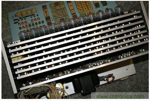 經(jīng)典懷舊拆解！歷史彌留的可編程科學(xué)計(jì)算器 from 1966