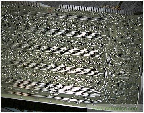 經(jīng)典懷舊拆解！歷史彌留的可編程科學(xué)計(jì)算器 from 1966