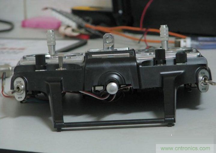 無人機(jī) DIY 制作全過程，酷得不要不要的！