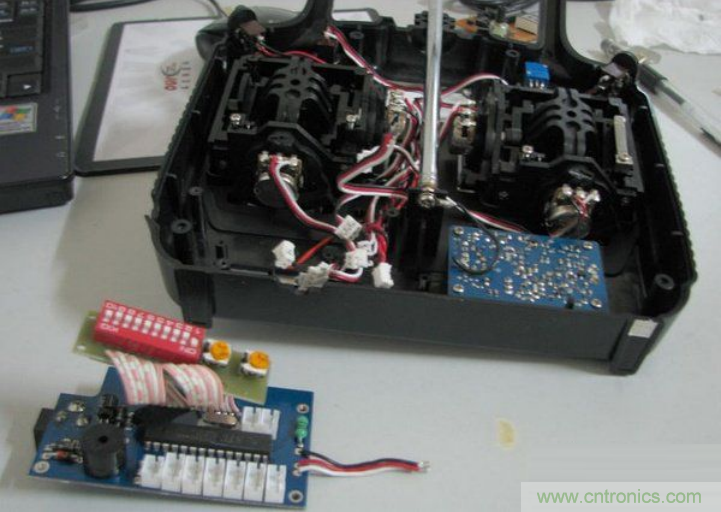 無人機(jī) DIY 制作全過程，酷得不要不要的！