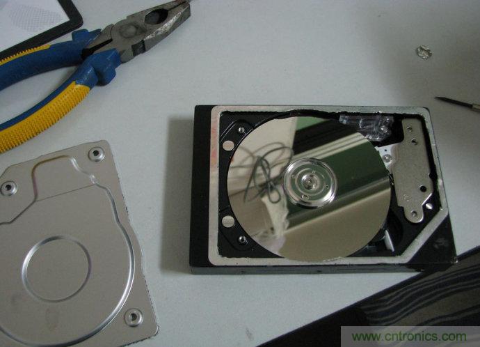 無人機(jī) DIY 制作全過程，酷得不要不要的！