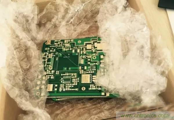 想看大牛是如何DIY射頻功放的嗎？