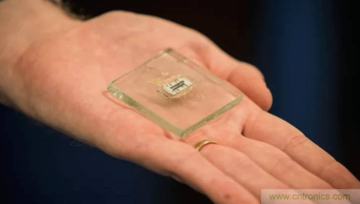 集成電路是如何被發(fā)明的？