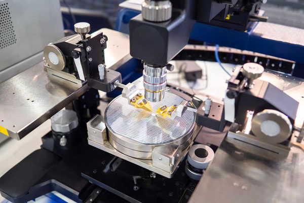 別再只盯著光刻機(jī)了！自動(dòng)化測(cè)試對(duì)于芯片制造同樣重要
